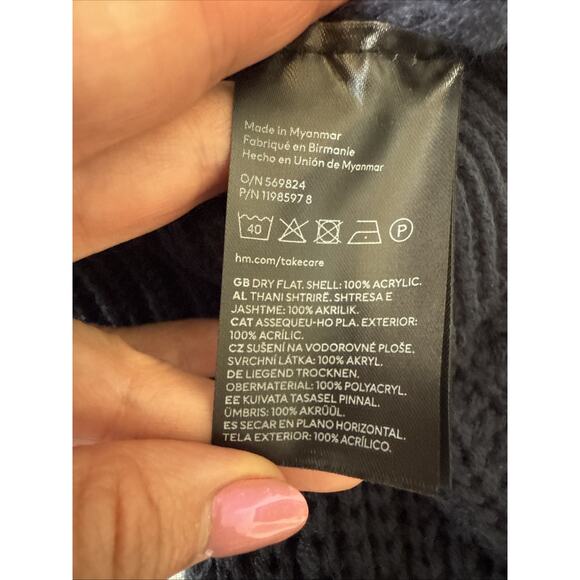 H&M Divided Womens M Preppy Embroidered 95 Mock Neck Crop Boxy Oversized Sweater - Picture 5 of 10